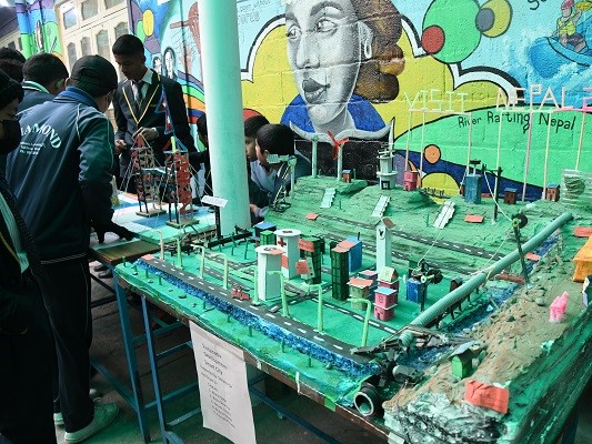 Diamond School About image 3